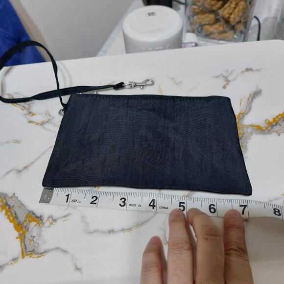 Simple Plain Black Clip on Mini Bag Organizer - Picture 8 of 9